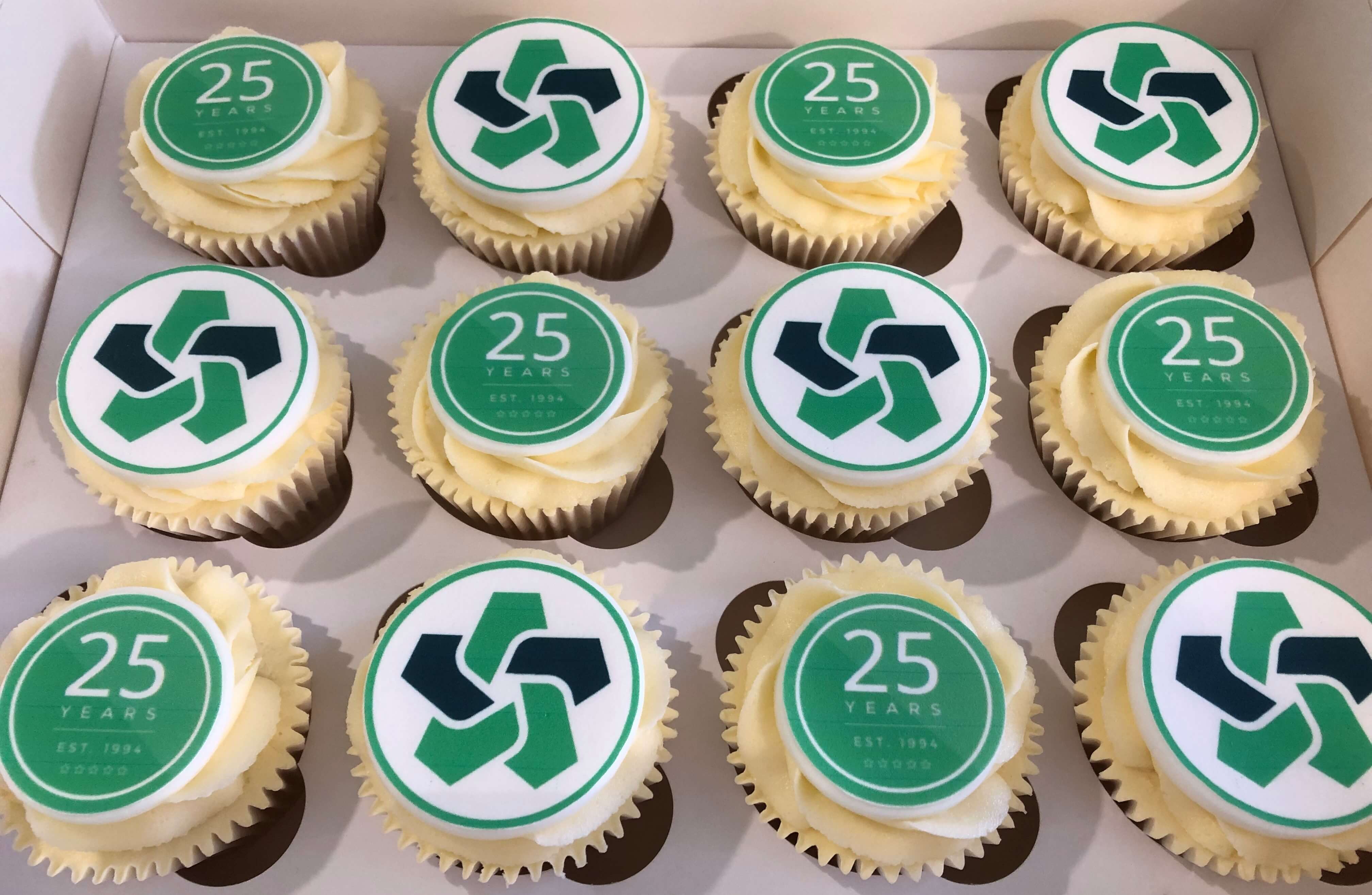 25 year birthday cupcakes
